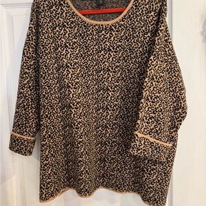 Tahari Black and Tan Leopard Print Sweater
